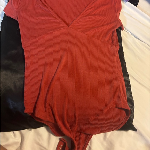 Forever 21 Coral bodysuit - Picture 2 of 4